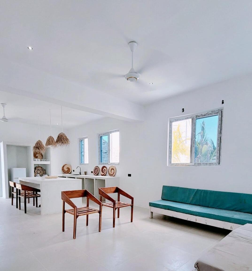 Modern Luxury 4 Sleeper Zanzibar Tv Wifi Ac Centrally Located Appartamento Paje